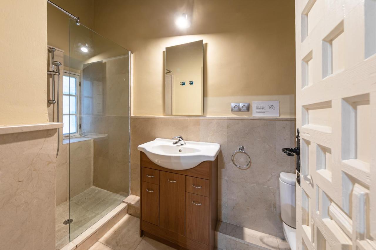 Aoa Plaza Santa Marta Apartment เซบีญา ภายนอก รูปภาพ